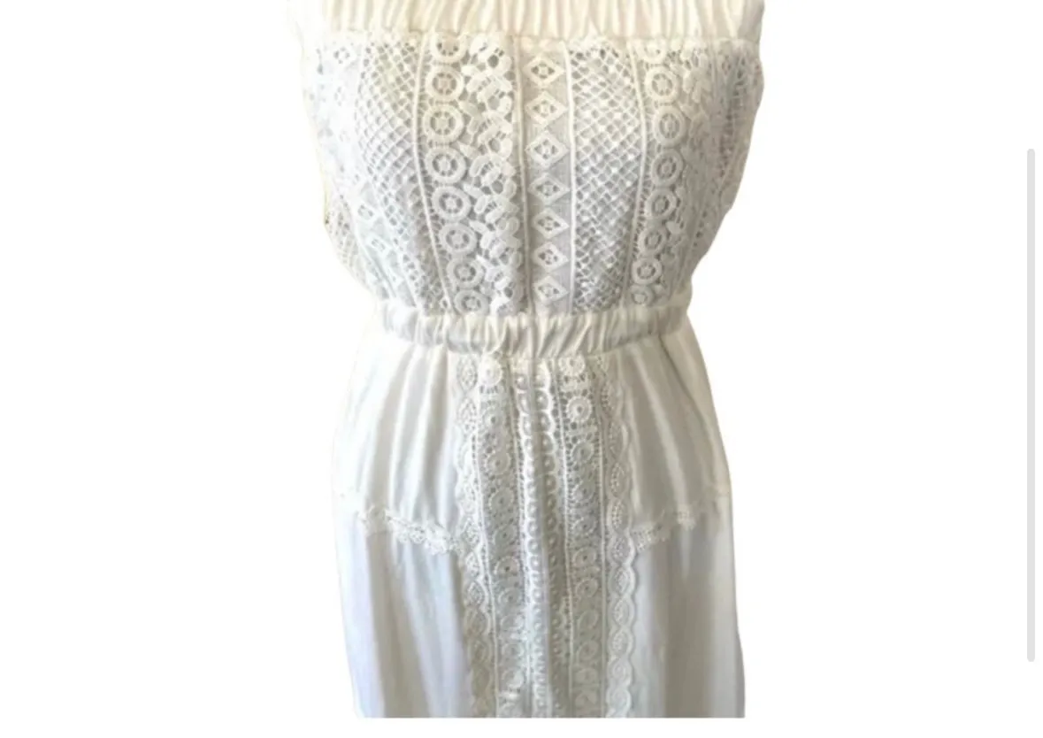 Pre-Owned: Shinestar White Crochet Lace Maxi Dress Bandeau Top, Small