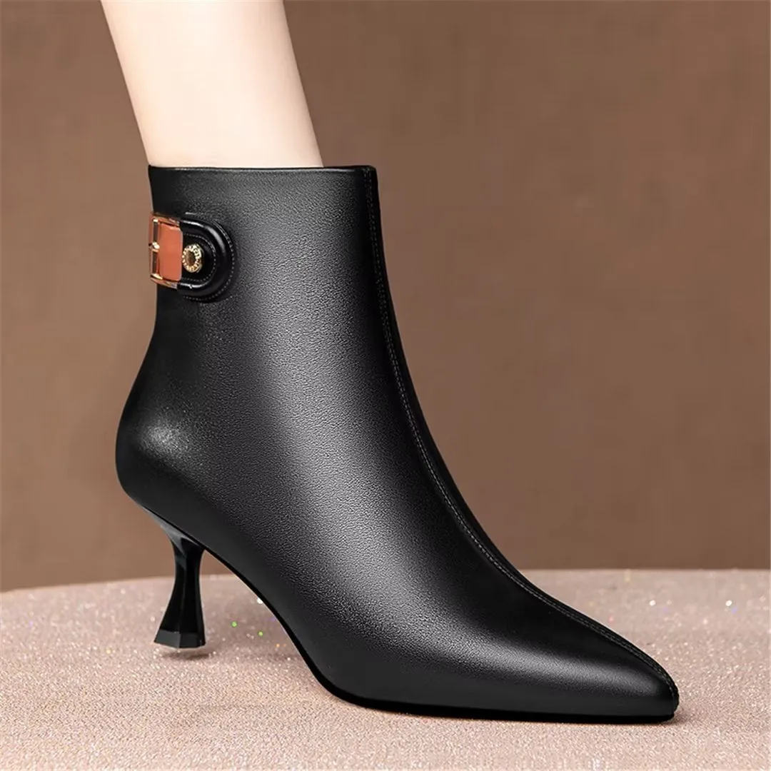 Veltique Chic Zippered Ankle Booties